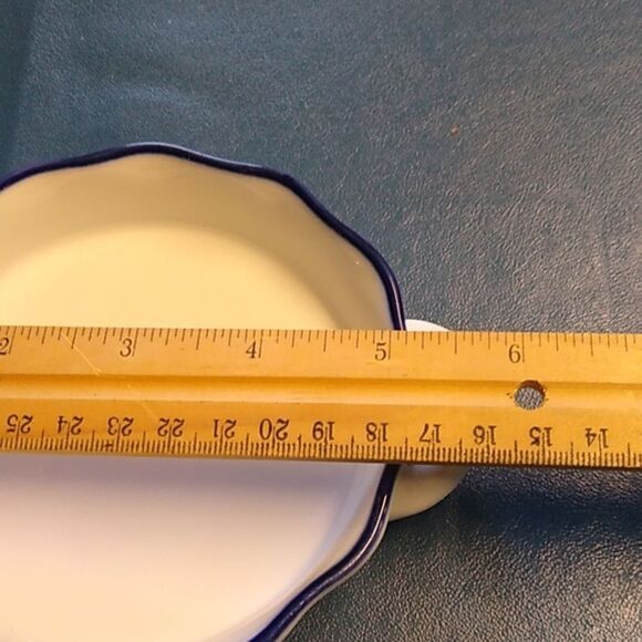 Cordon Bleu Bakeware White Ceramic Dish with Blue Trim - Picture 4 of 4